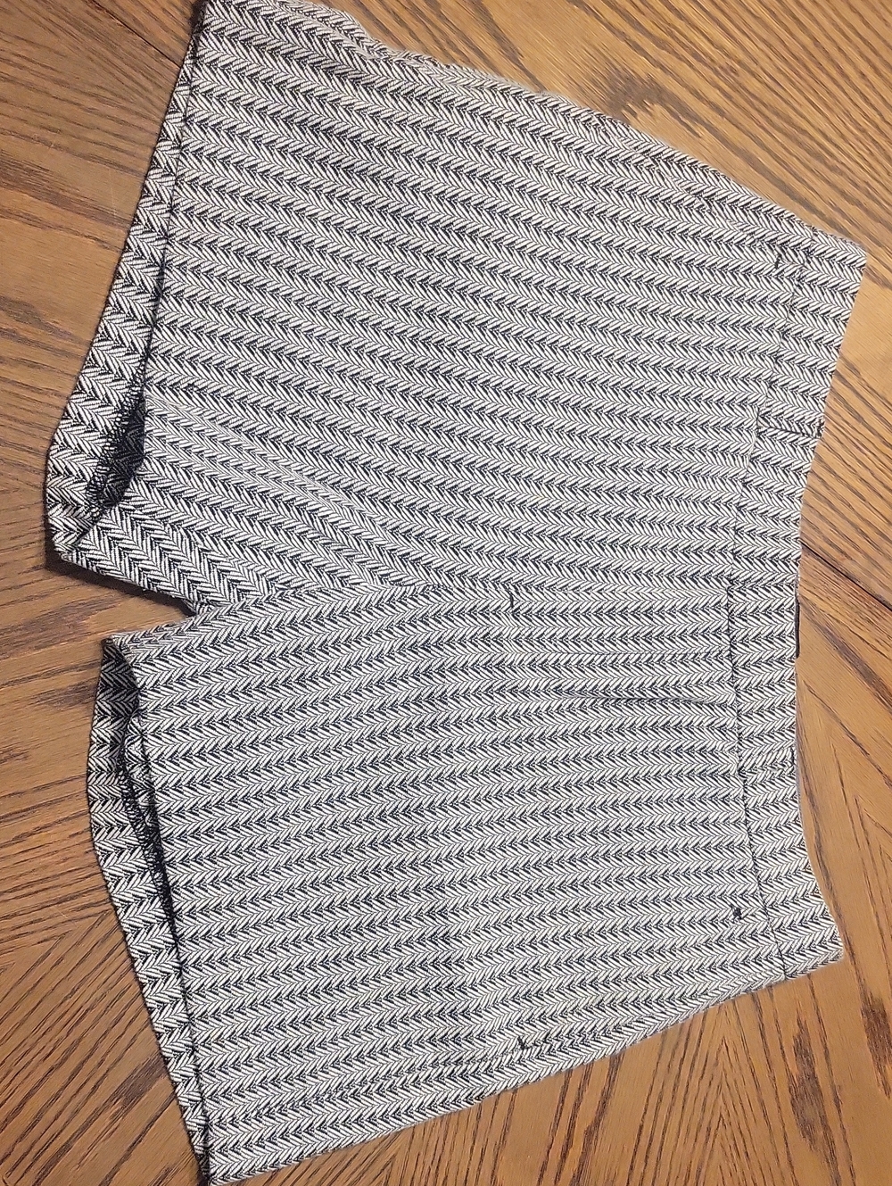 Banana Republic Black & White Herringbone High-Waist Shorts Size 6 (1054)